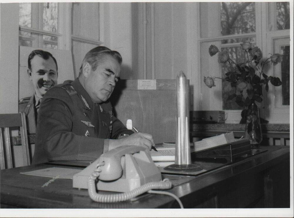 Фото. А.Г. Николаев в Военно-Воздушной инженерной академии им. Н. Жуковского. Апрель 1984 г.