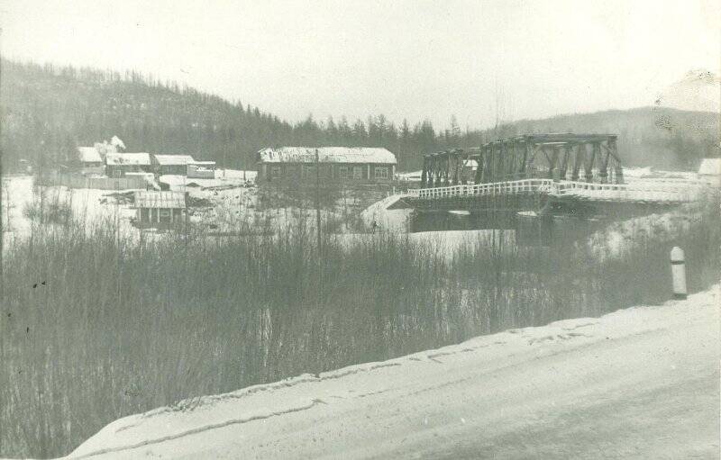 Фото. Амуро-Якутская автодорожная магистраль. Мост через реку.