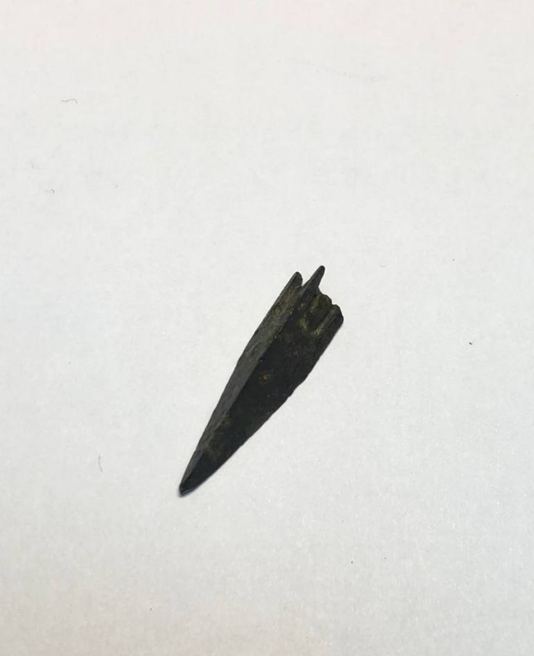 Наконечник скифских стрел трехгранный с шипом IV-III в. до н.э., черешковый, литой