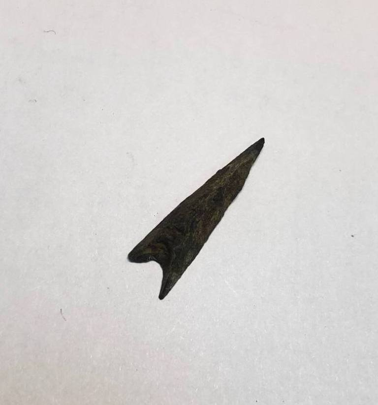 Наконечник скифских стрел трехгранный с шипом IV-III в. до н.э., черешковый, литой