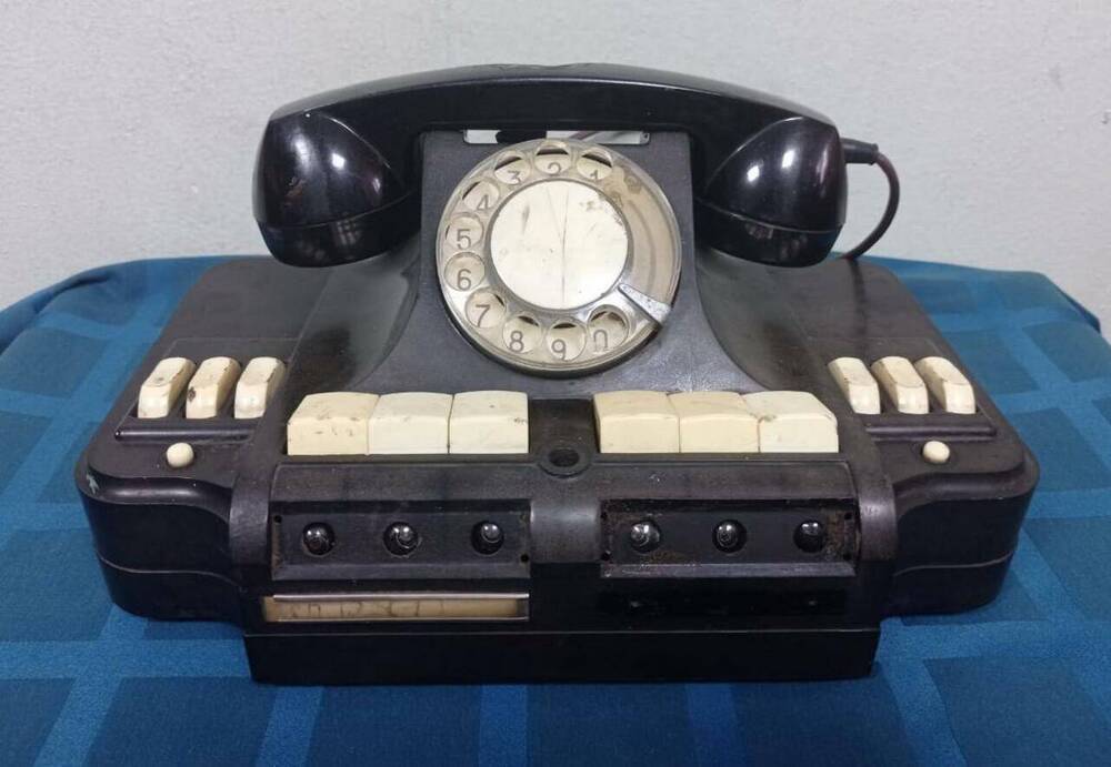 Телефон – концентратор директора «КД-6». 