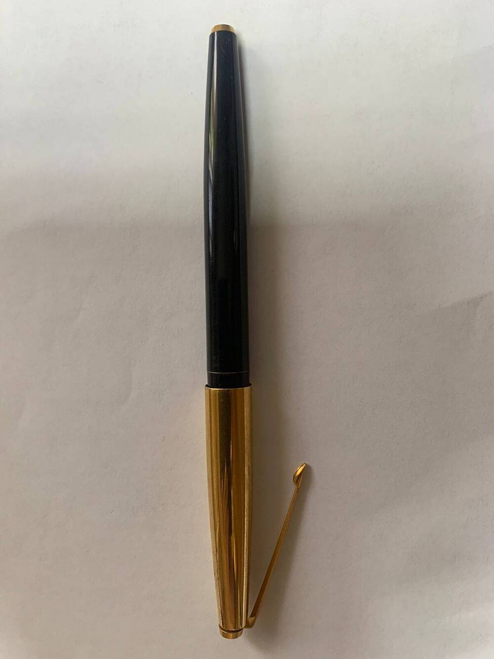 Ручка черная, пластмассовая, принадлежащая А.П. Соболеву