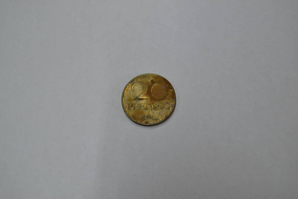 Монета Германской Демократической Республики 20 пфеннигов 1984 года