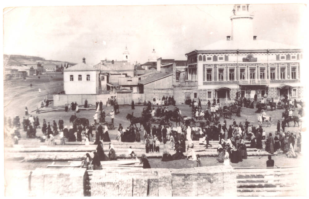 Фотография черно белая с.Промзино  Соборная площадь .