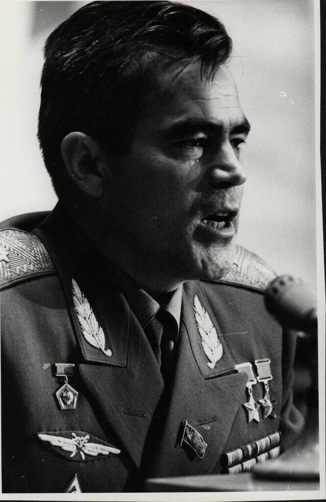 Фото. А.Г. Николаев во время выступления. г. Москва, 1970 г. 