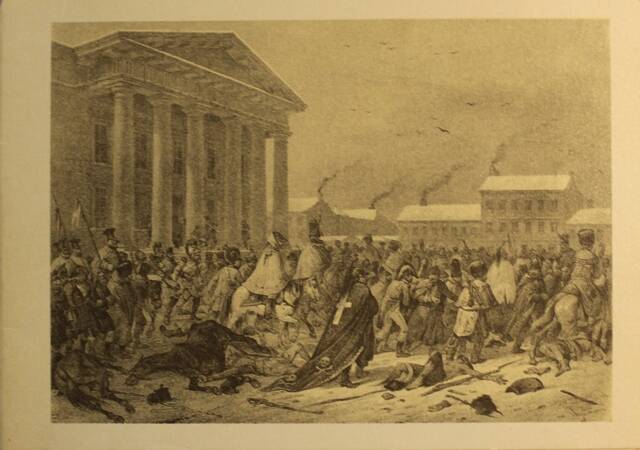 Открытка почтовая Отступающее французское войско на Вильнюсской площади Ратуши в 1812 г.