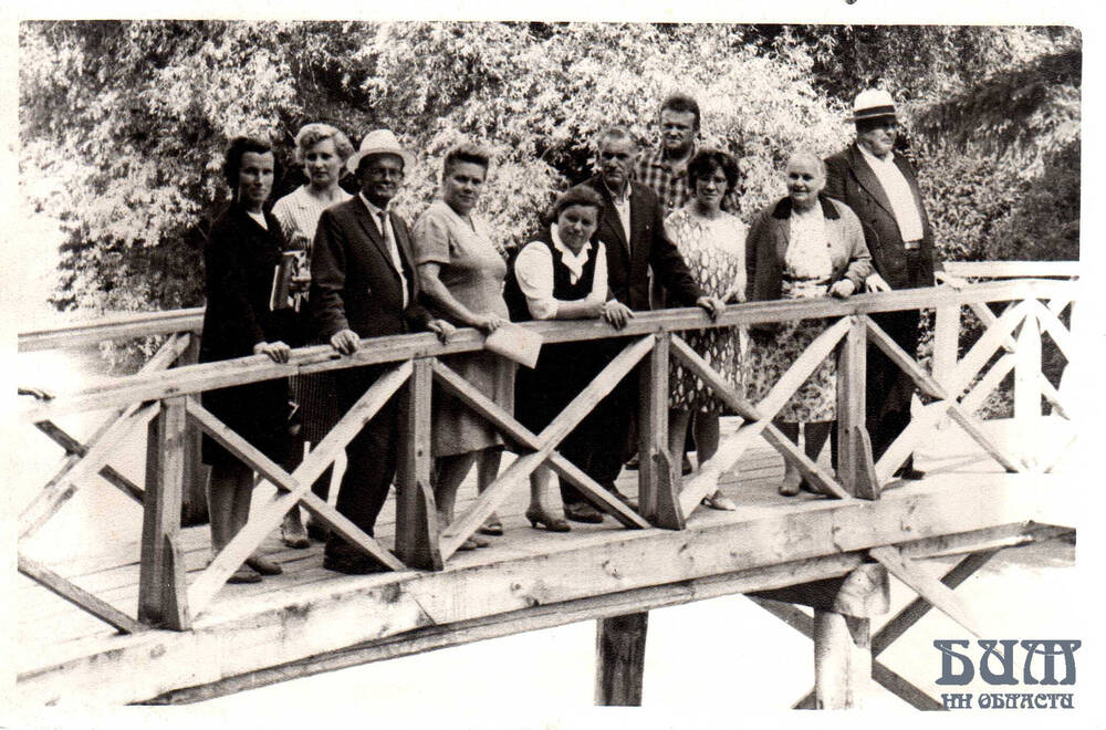 Фото Голубев А.И. в составе группы учителей в Б.Болдино, 1969г.