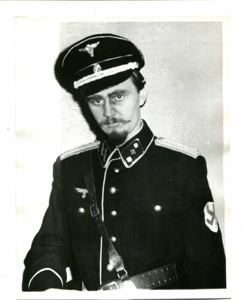 Фотография. Никитин Владимир - в роли коменданта-немца. Из спектакля А. Макаёнок Трибунал. 