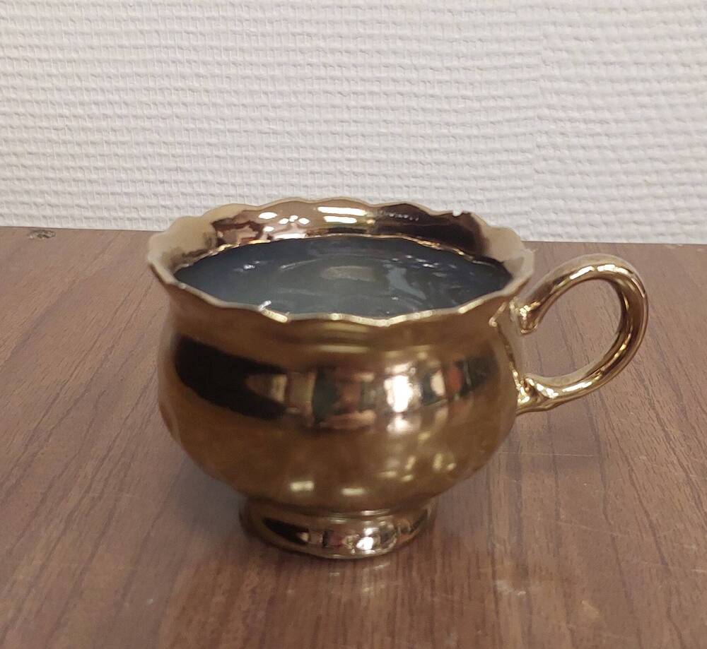 Чашка кофейная из сервиза «Золотая роза».