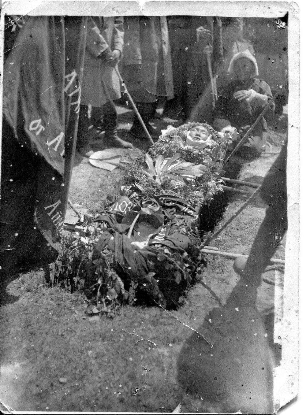 Фотография. Похороны Д.Дылгырова в 1932 году.