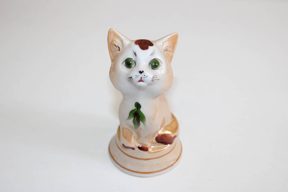 Скульптура малых форм: «Кот» - символ года по восточному календарю, Октябрьский фарфоровый завод (ОФЗ)