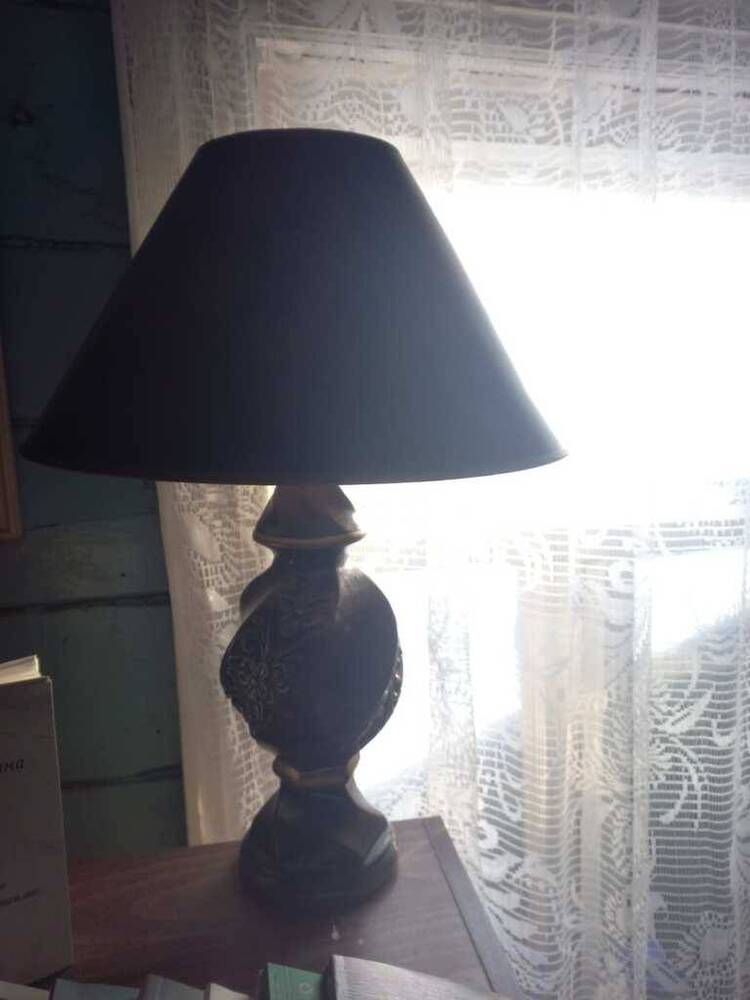 Лампа настольная.