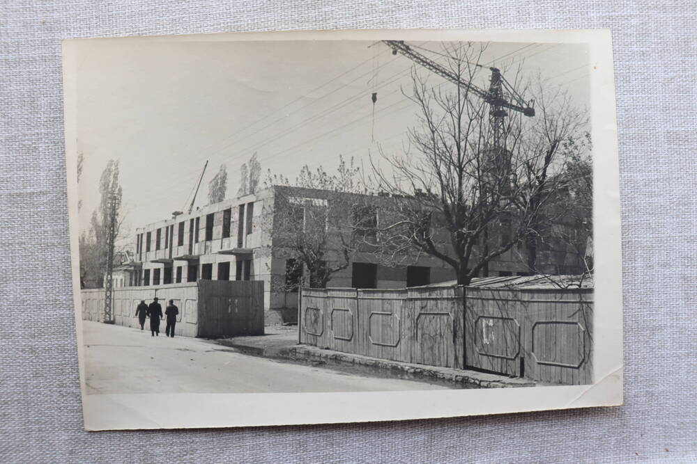 Фотография. Строительство нового жилого дома в Туапсе 1958г.