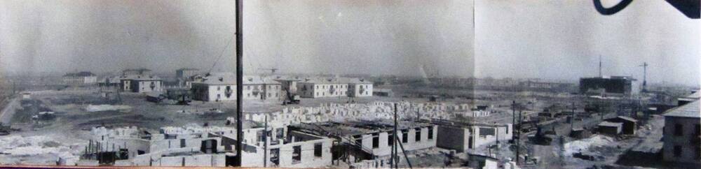 Фотография.  Поселок Волжский. Жилищное строительство  в квартале № 3. Апрель 1954 года.