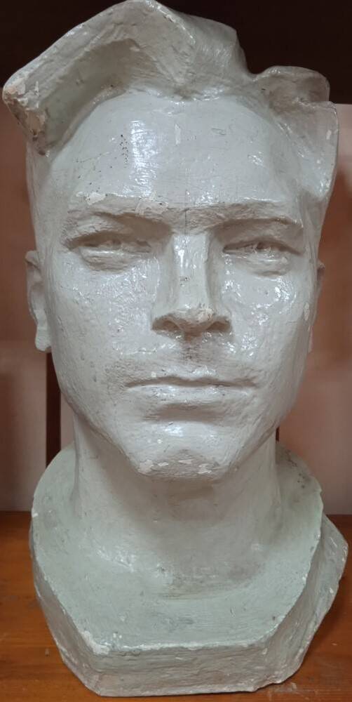 Скульптура Голова космонавта А.Г. Николаева