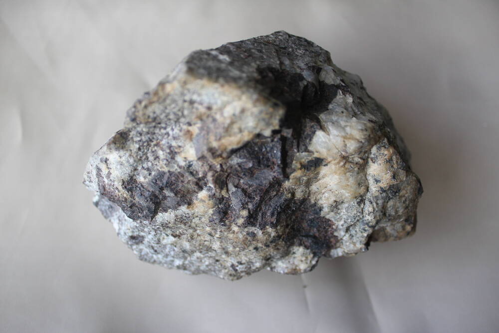 Йолит-уртит, руда алюминия