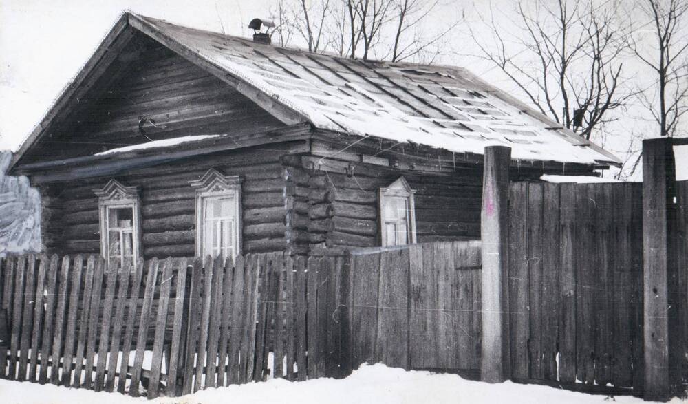 Фото. Дом, где вырос Ю.И. Скворцов.