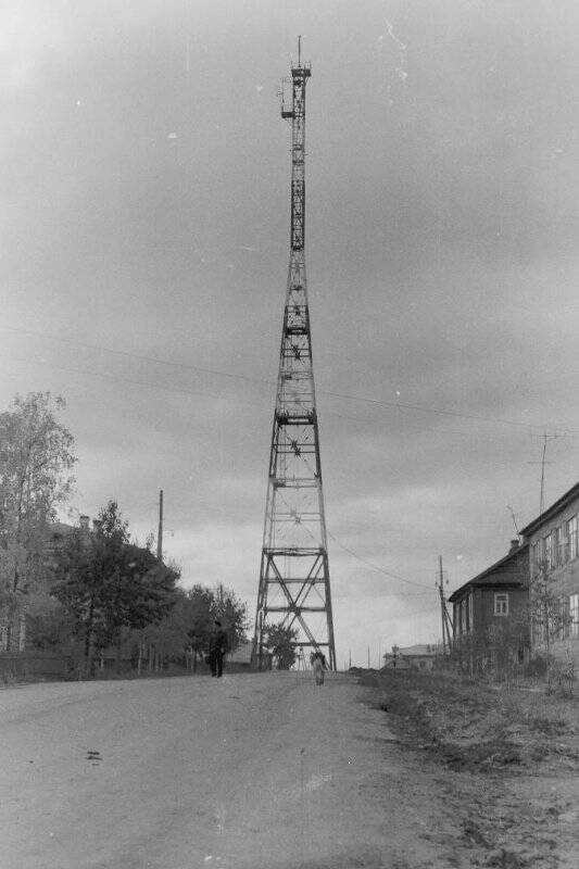 Негатив. Телетрансляционная вышка.