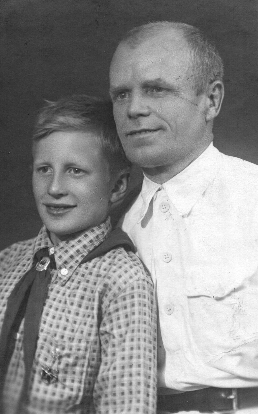 Фото: Волков Илья Александрович с сыном Юрием, 1939 г.