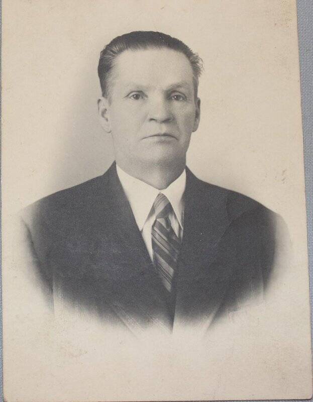 Фото. Фаркин Степан Петрович, секретарь укома РКСМ с IX - 1921 г. по IX - 1922 г., позднее юрист. Умер 30 августа 1962 г.