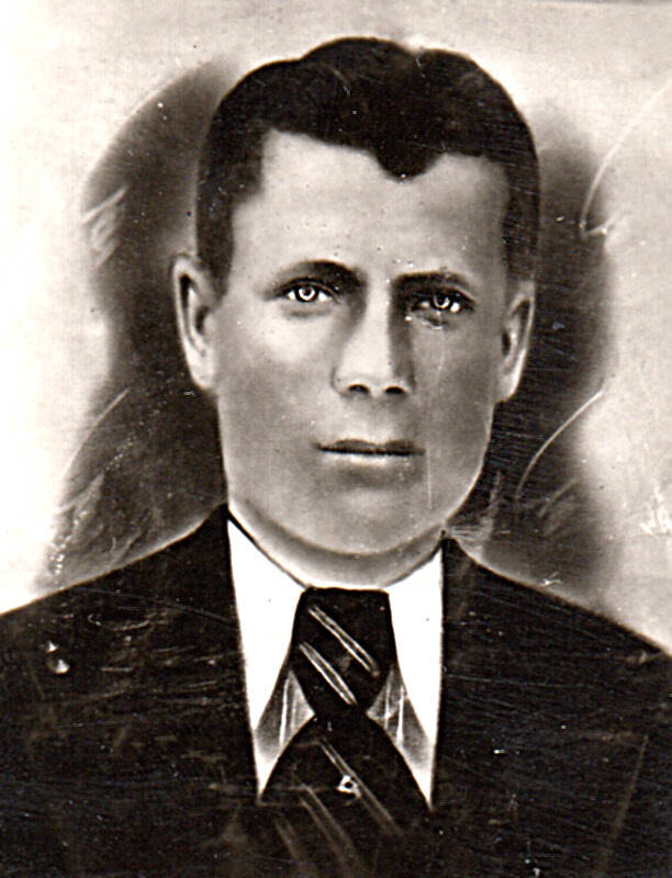 Фотография черно-белая Малкова Петра Ивановича, участника Великой Отечественной войны 1941-1945 г. г., погибшего под г. Харьковом в 1944 г.