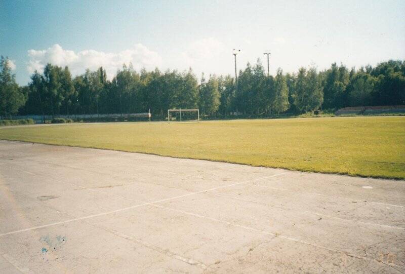 Фотография. Вид на футбольное поле на стадионе Нефтяник