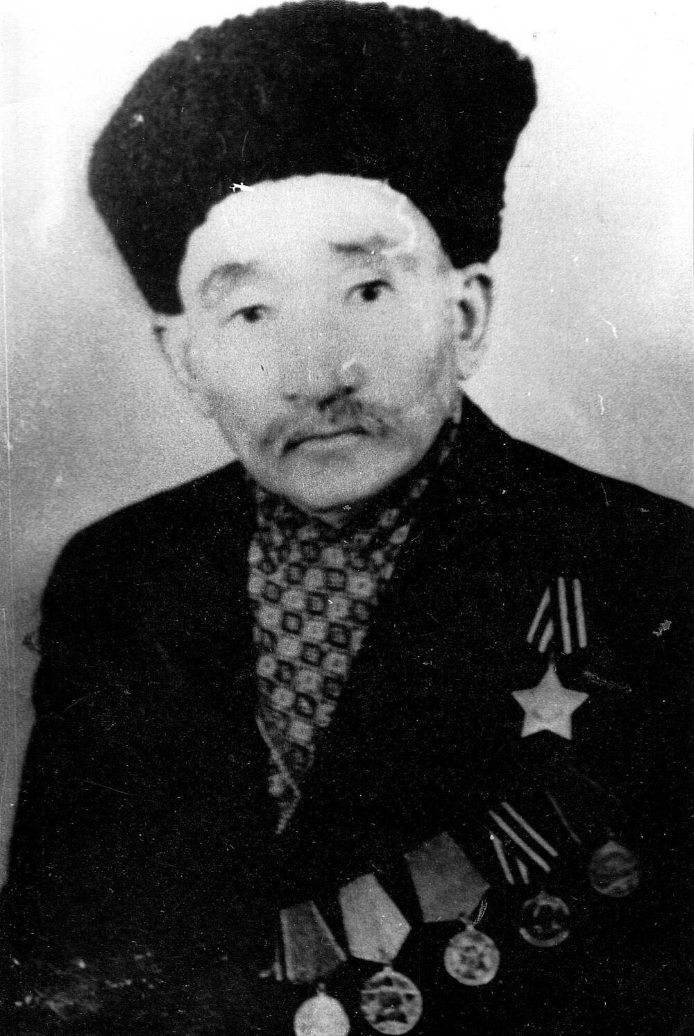 Фотография черно-белая Мустафаева Иммухамеда, ветерана Великой Отечественной войны 1941-1945 г. г.