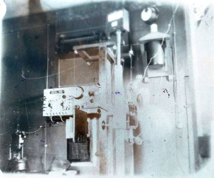 Фотография. Одна из первых рентгеновских установок в г. Свердловске.