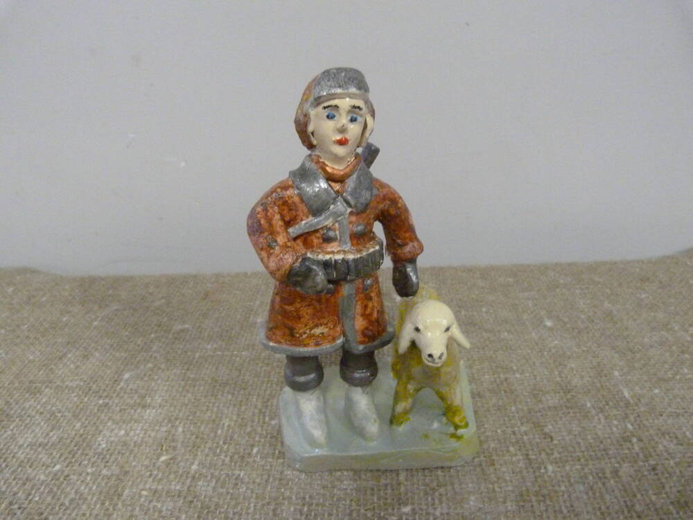 Коллекция глиняной игрушки, автор Митин В. В. (Московская область). Игрушка «Охотник»