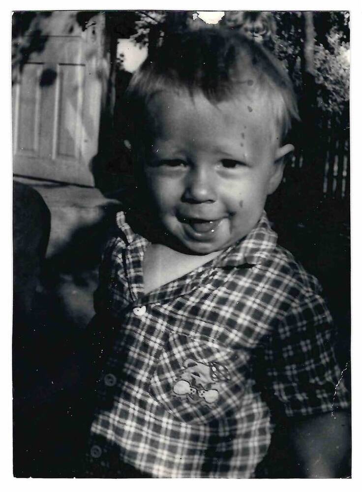 Фото черно-белое Фурдуй Е. в детском ясельном возрасте