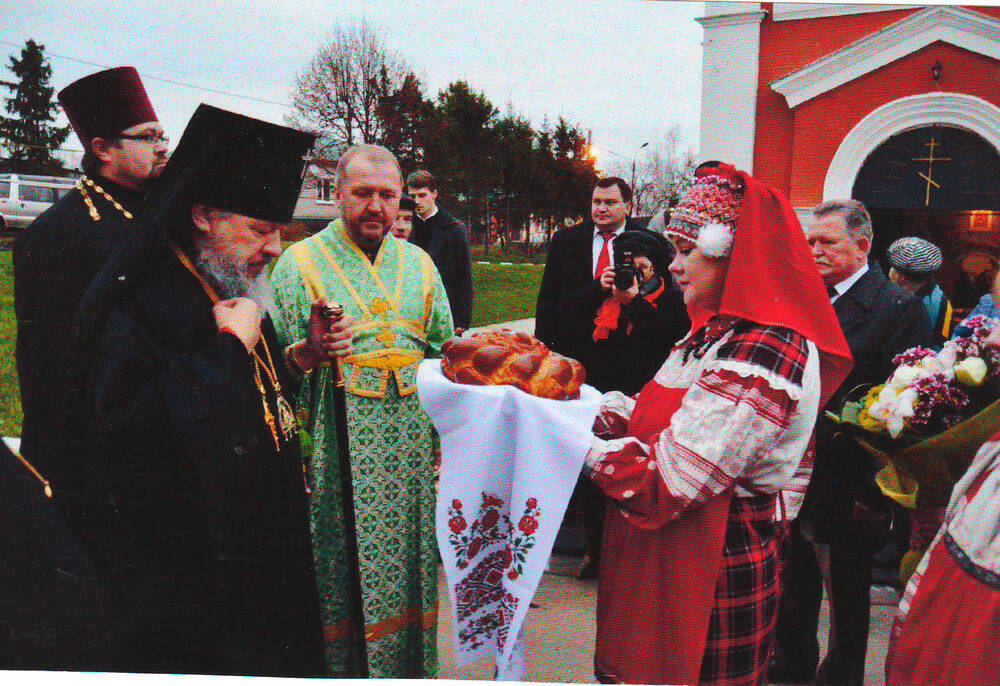 Фото. Встреча в г.Болхове архиепископа Орловского и Ливенского Антония в Троицкой церкви.