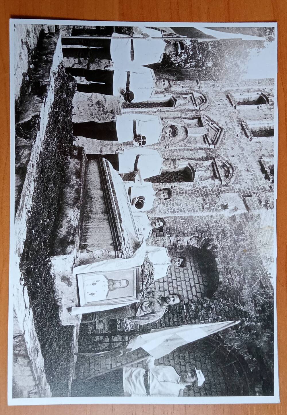 Фотография «Гражданская панихида на могиле М.Д. Скобелева 18 июня 1990 г.», Ф. Титов