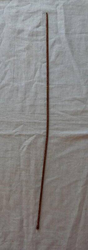 Шомпол от винтовки Мосина образца 1931 г. Представляет собой длинный металлический прут.