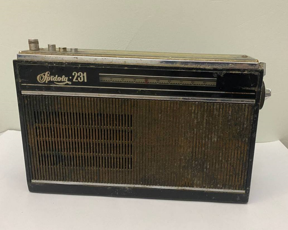 Радиоприемник переносной марки Spidola-231