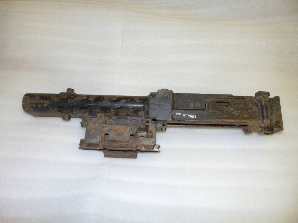 Ствол с казенной частью авиационного пулемета из района Новой Ладоги с самолета Пе-2. (фрагмент).
