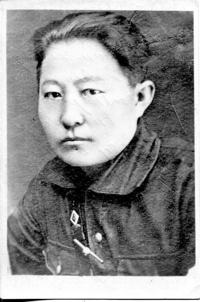 Фотография Дылгыровой Ешин-Ханды, одной из первых  женщин-коммунисток Аги, уроженка п. Агинское
