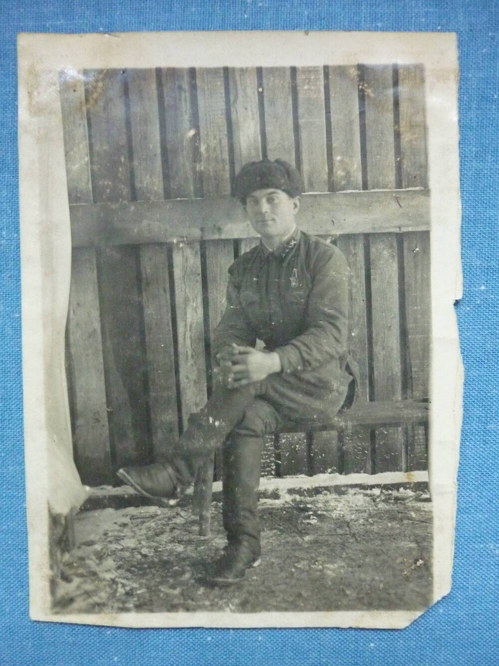 Фотопортрет Медведев И.Е. красноармеец в годы ВОВ в должности помощника командира взвода