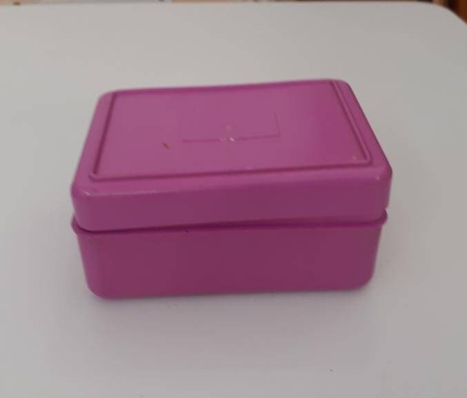 Коробка для хранения ручной швейной машинки