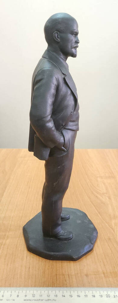 Скульптура настольная «В.И. Ленин» Матвея Федоровича Шкирятова 