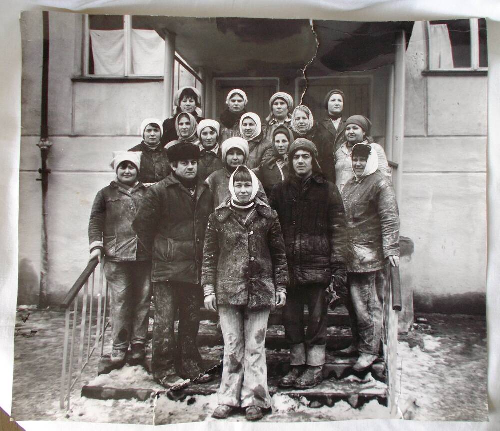 Фото. Комсомольско-молодёжная бригада отделочников ФСУ. 1980 г.