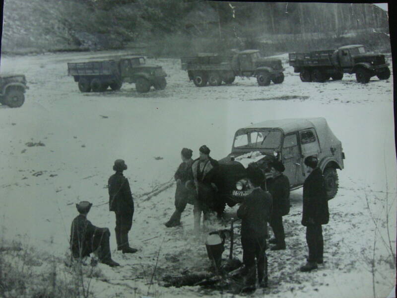 Фото. Перевозка грузов по зимнику в Дальнюю Тайгу. 1970 г. Управление ЛЗДТ.