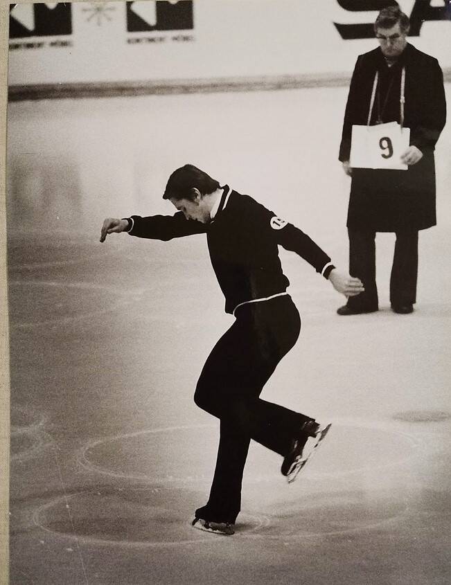 Фото. Чемпион мира по фигурному катанию В. Ковалев. 1977 г.