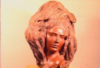 Скульптура С. Эрьзи «Женский портрет» («Портрет студентки») 1954г.