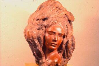 Скульптура С. Эрьзи «Женский портрет» («Портрет студентки») 1954г.