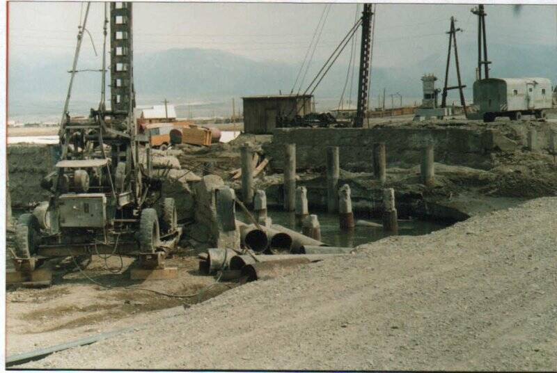 Фото: «Восстановление разрушенного землетрясением моста в с. Кош-Агач».
