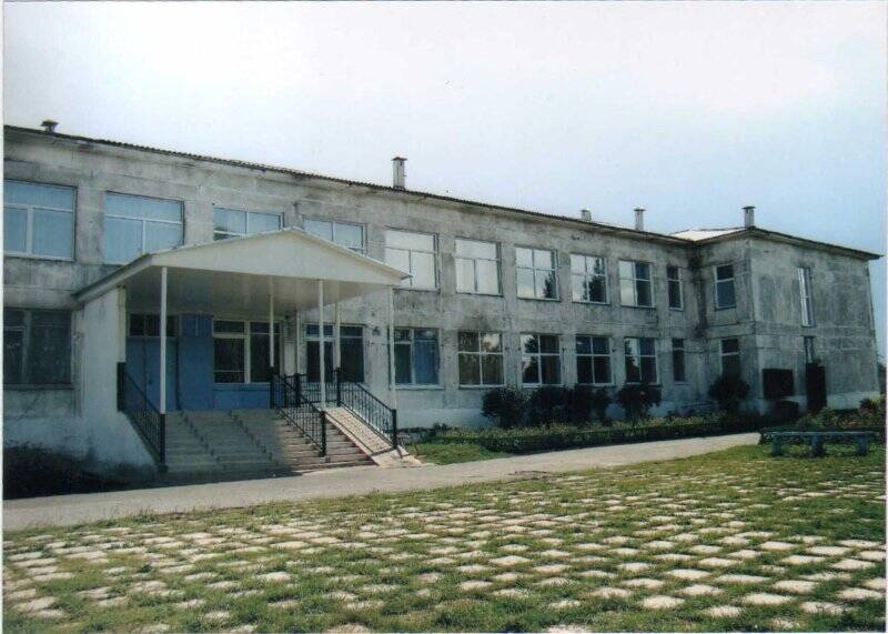 Фото: «Здание Верх-Карагужской средней школы».