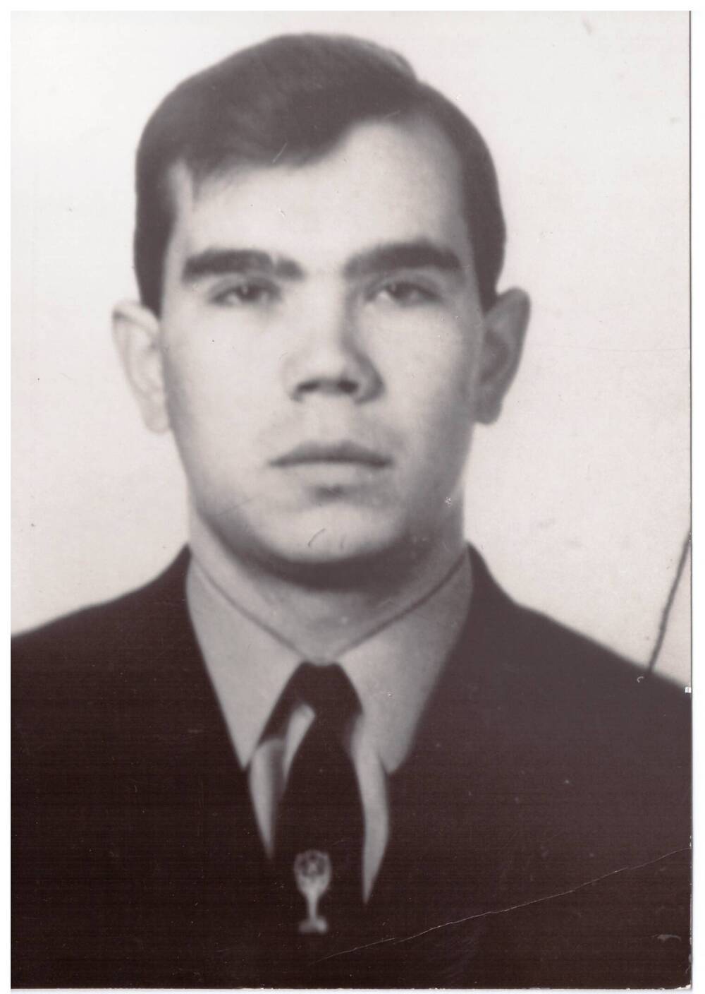 Фотопортрет черно-белый. Рабчевский Леонид Евгеньевич, первый секретарь Мамонтовского РК ВЛКСМ с 1972 по 1974 год.