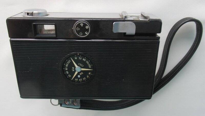 Фотоаппарат «Вилия -Vilia» малоформатный шкальный.