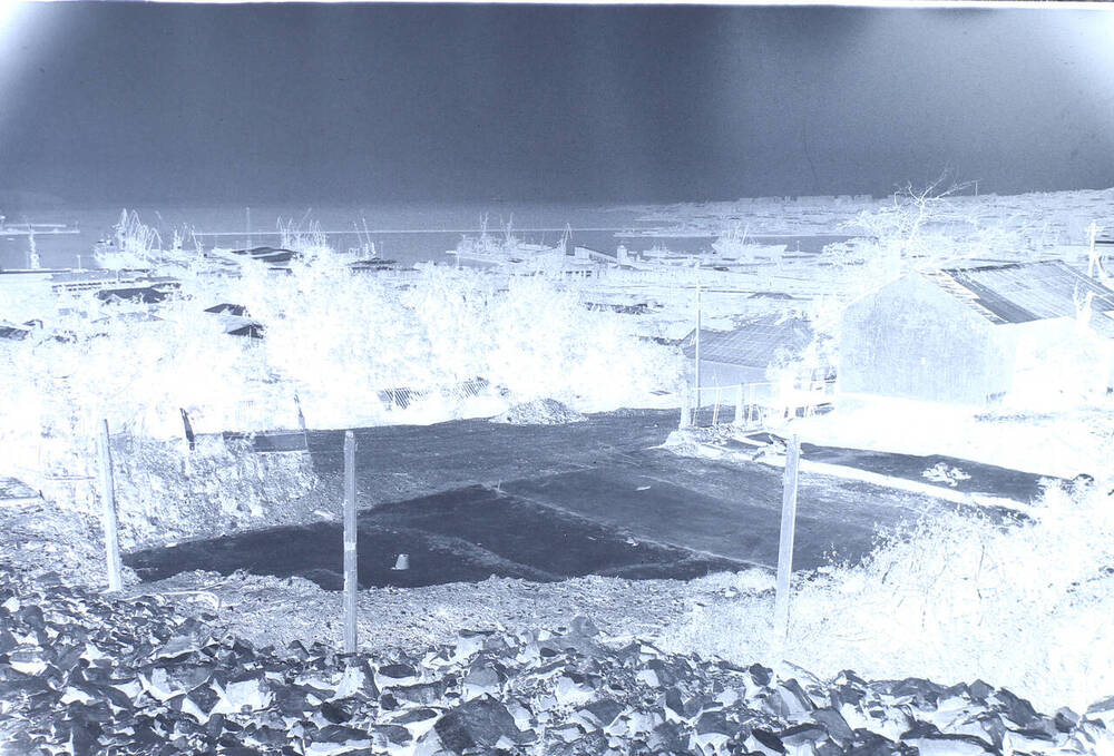 Негатив. Площадка для строительства резервуара для воды на Мефодиевке. Новороссийск. Май 2002г.