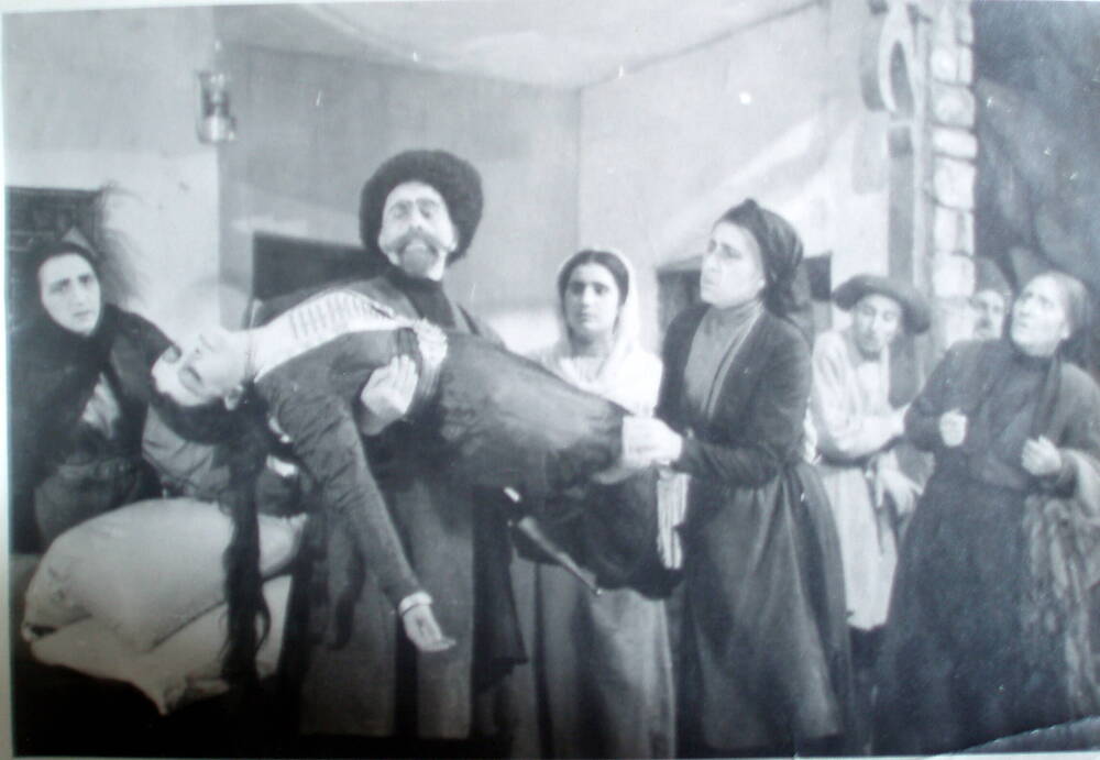 Фото из спектакля Две сестры, 1947г.
